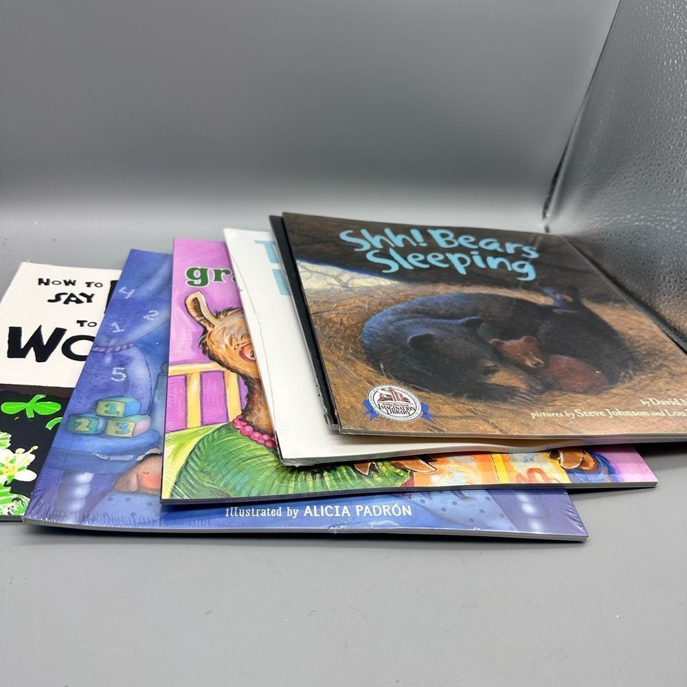 Set of 6 new children’s books (Imagination Library)